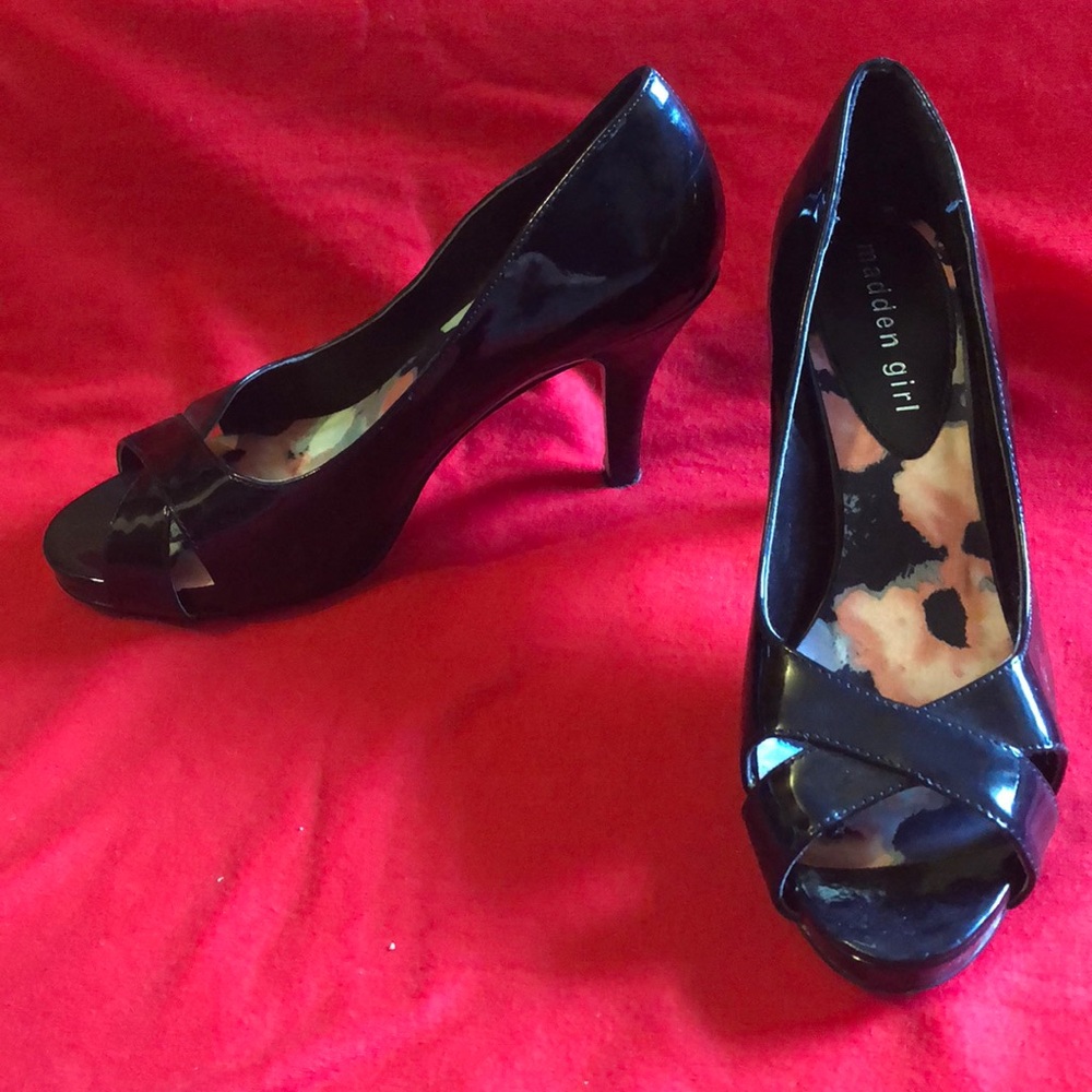 Madden Girl patent leather peep toe pumps black